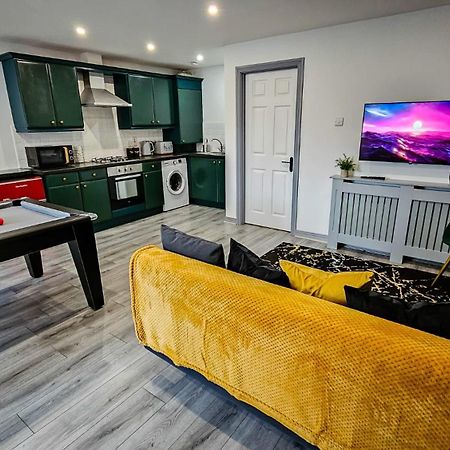 Modern City Centre Apartment Belfast Exterior photo