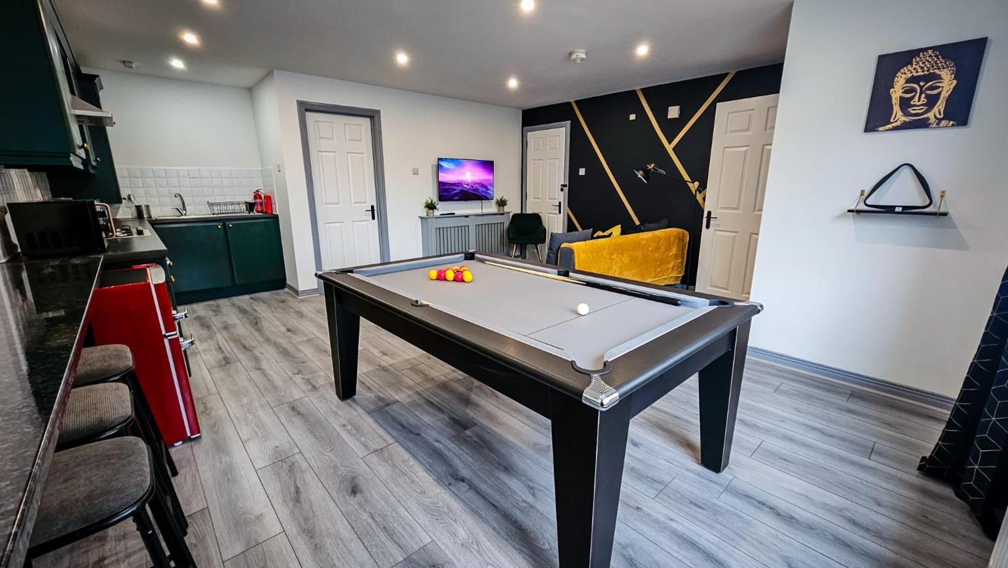 Modern City Centre Apartment Belfast Exterior photo